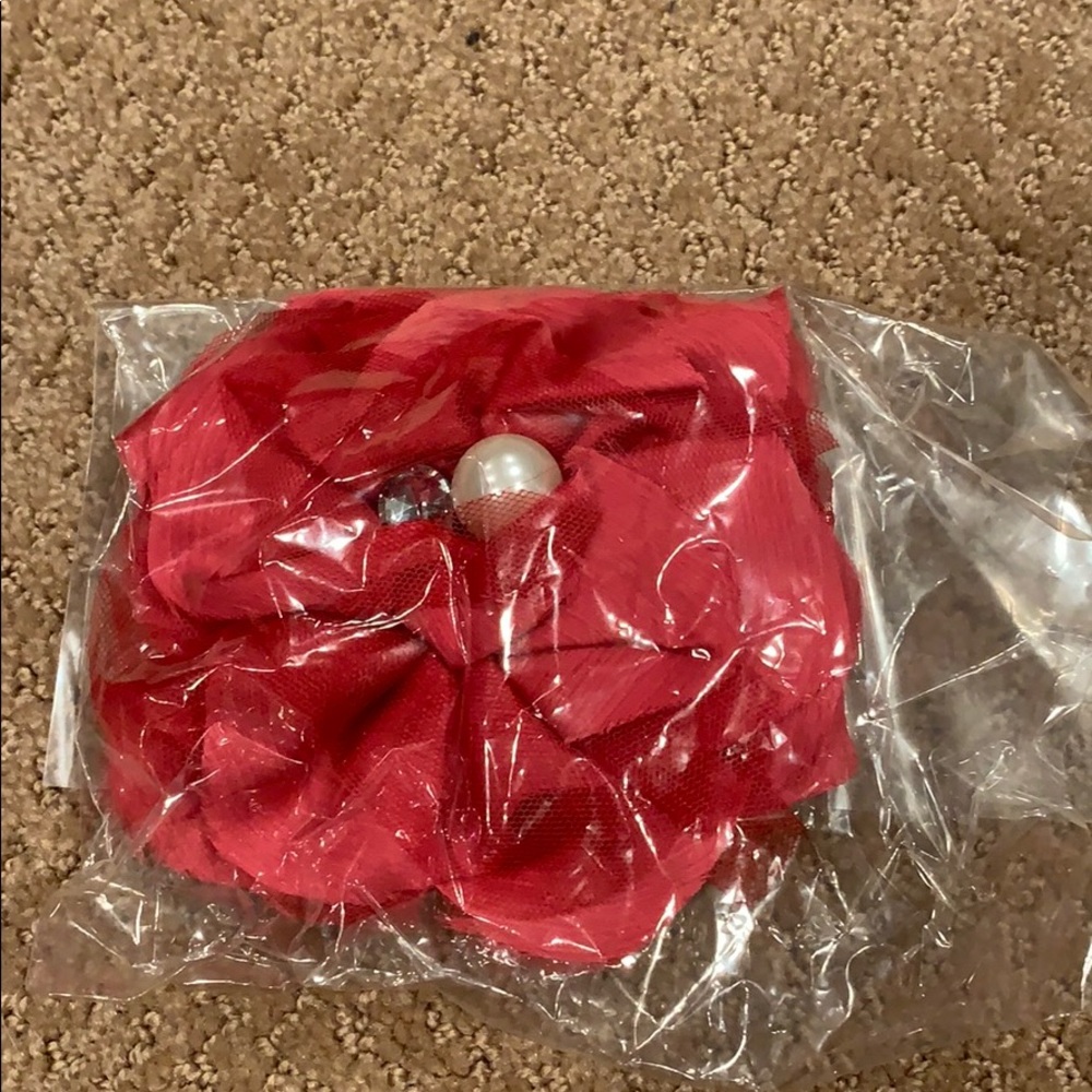 BNWT WHBM pink flower brooch